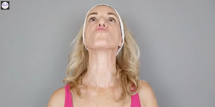 Základní on-line kurz obličejové jógy na celý rok a měsíční členství ve Face Yoga Live Clubu
