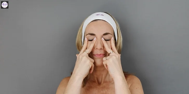 Základní on-line kurz obličejové jógy na celý rok a měsíční členství ve Face Yoga Live Clubu