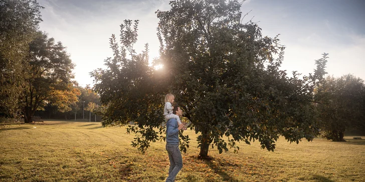 Individuální, párové nebo rodinné focení v exteriéru: až 25 upravených fotografií