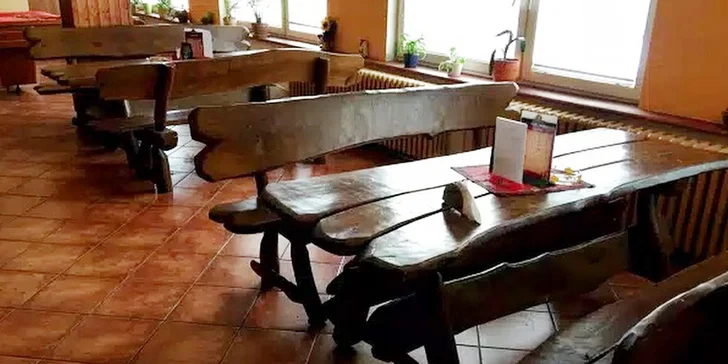 Marinovaná kuřecí křidýlka. Kilo nebo 500 g i s omáčkou a pečivem