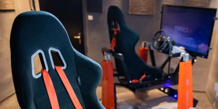 Zábava na profesionálním závodním simulátoru: 40 nebo 80 min.