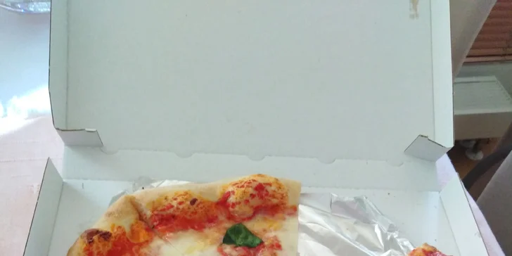Dvě pizzy podle výběru ze 32 druhů s rozvozem po celém Brně