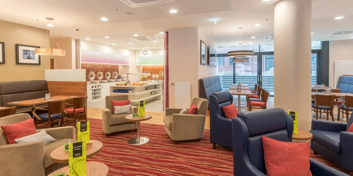 Objevte Hamburk: 3* hotel Hampton by Hilton se snídaní, 1,5 km od centra města