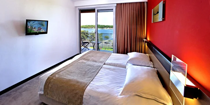 Rodinná dovolená v Poreči: 4* hotel Molindrio 300 m od pláže, bazény a wellness, polopenze, dítě zdarma