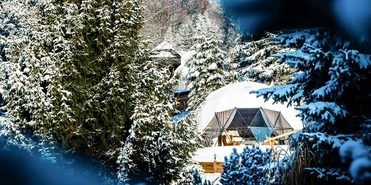 Glamping v Beskydech se snídaní i wellness: ubytování v luxusní kopuli, sauna a termální bazén