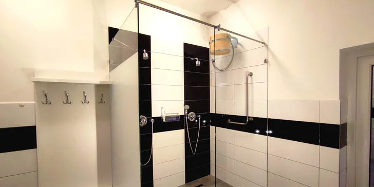 Sport a relax: hodina badmintonu nebo ping-pongu i sauna se sektem pro 2