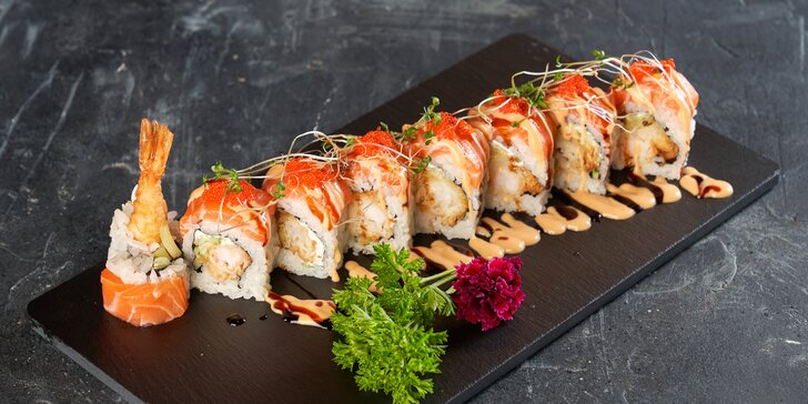 Sushi na Proseku: rolky s avokádem, lososem, tuňákem i smaženou krevetou