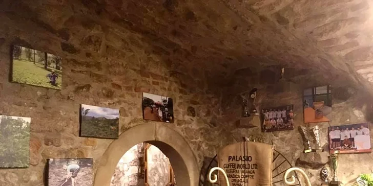 Espresso, machiatto, americano či cappuccino z čerstvě pražené kávy na odnos s sebou
