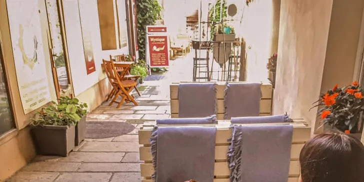 Espresso, machiatto, americano či cappuccino z čerstvě pražené kávy na odnos s sebou