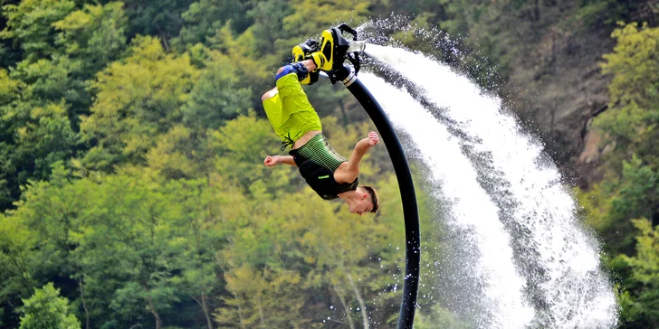 Ulítněte si nad vodní hladinou na Flyboardu, Jetpacku či Hoverboardu dle výběru
