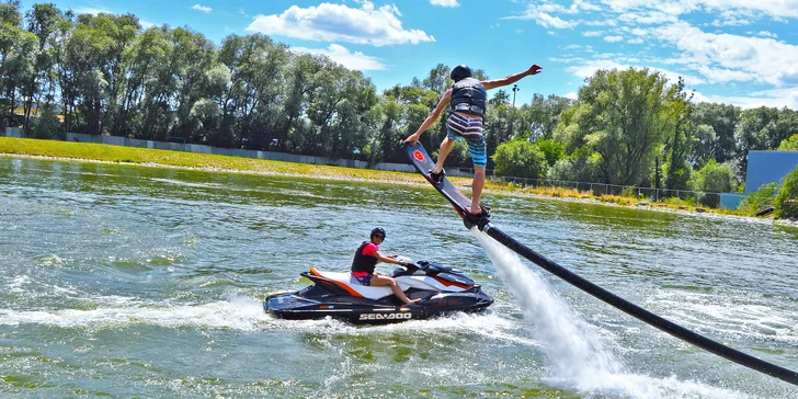 Ulítněte si nad vodní hladinou na Flyboardu, Jetpacku či Hoverboardu podle výběru pro 1–4 osoby