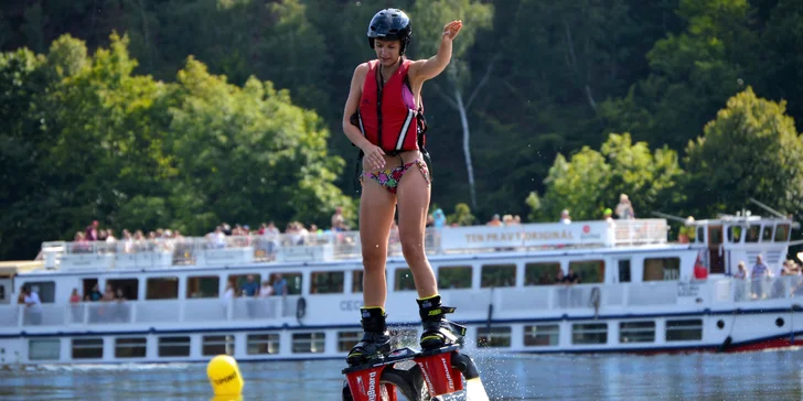 Ulítněte si nad vodní hladinou na Flyboardu, Jetpacku či Hoverboardu podle výběru pro 1–4 osoby