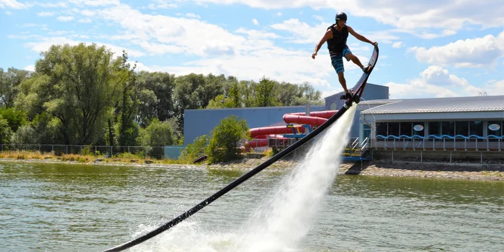 Ulítněte si nad vodní hladinou na Flyboardu, Jetpacku či Hoverboardu podle výběru pro 1–4 osoby