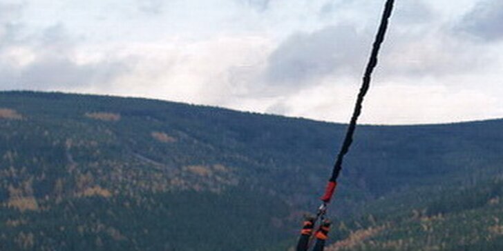 Zábava pro odvážné: extrémní bungee jumping z výšky 50, 80 či 110 metrů
