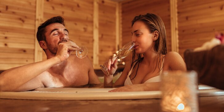 Privátní wellness pro 2 osoby: 90 nebo 120 min. v saunách, vířivce a Kneippově lázni