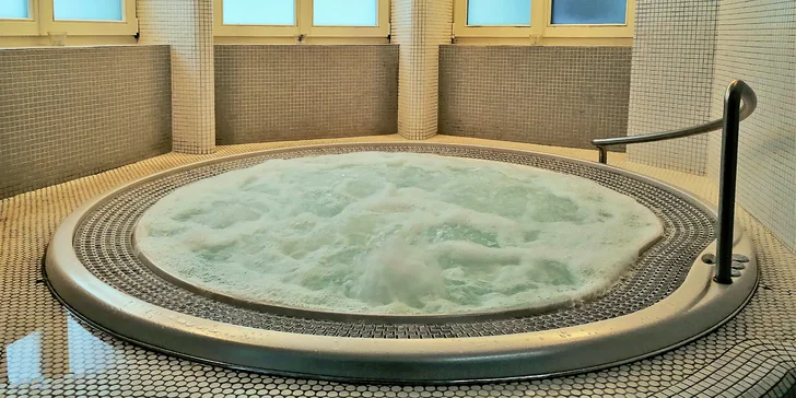Privátní wellness pro 2 osoby: 90 nebo 120 min. v saunách, vířivce a Kneippově lázni