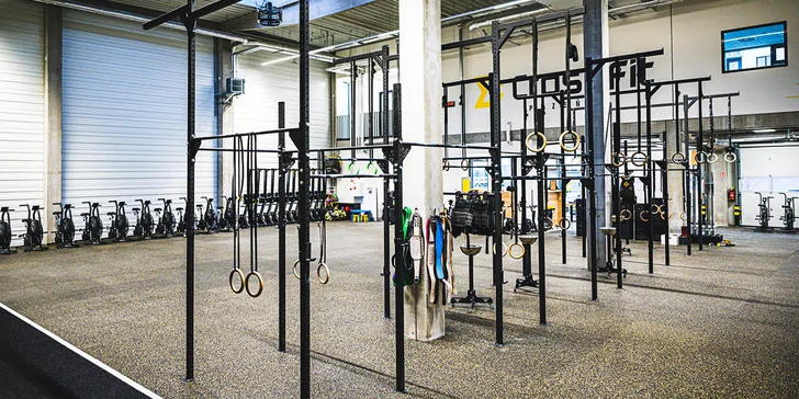Čtyři lekce základů CrossFitu a tři celodenní vstupy na skupinovky