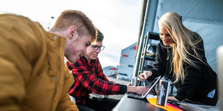 Motokárovým závodníkem: profi vybavení a trať na 2 hod. i celý víkend