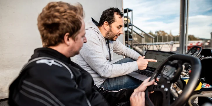 Motokárovým závodníkem: profi vybavení a trať na 2 hod. i celý víkend