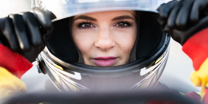 Motokárovým závodníkem: profi vybavení a trať na 2 hod. i celý víkend