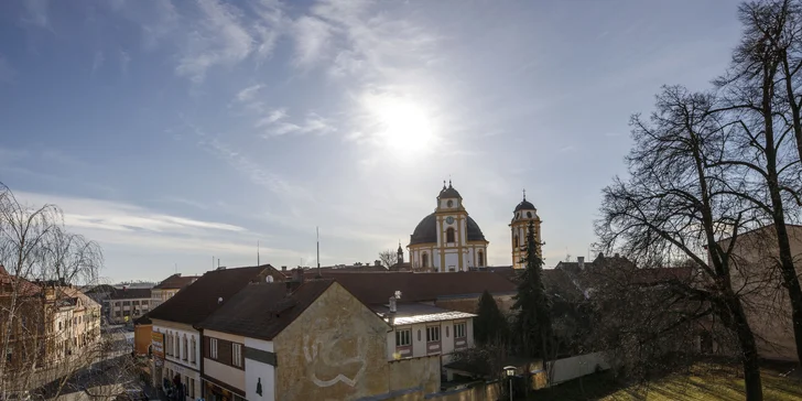 Pohoda na Vysočině: legendární hotel u barokního zámku, snídaně i polopenze a bowling