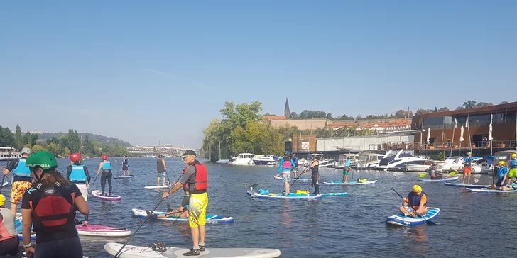 Paddleboarding v centru Prahy pro jednoho i pro dva