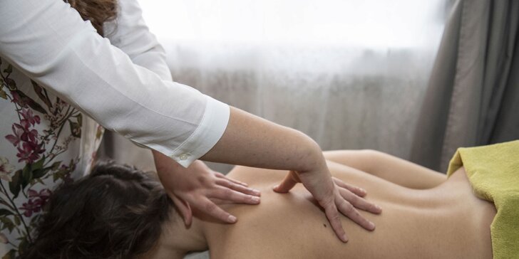 Zimní wellness hýčkání: masážní vana, sauna, masáž nohou či zad a zábal dle výběru