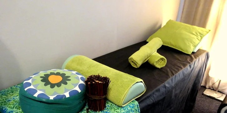Jarní wellness hýčkání: vířivka, sauna, masáž nohou či zad a zábal dle výběru