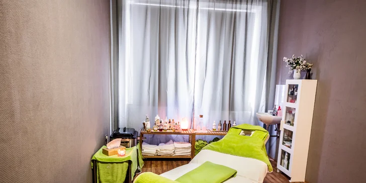 Podzimní wellness hýčkání: vířivka, sauna, masáž nohou či zad a zábal dle výběru
