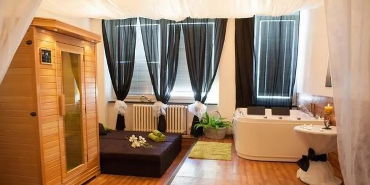 Romantika pro dva: Privátní wellness s láhví sektu