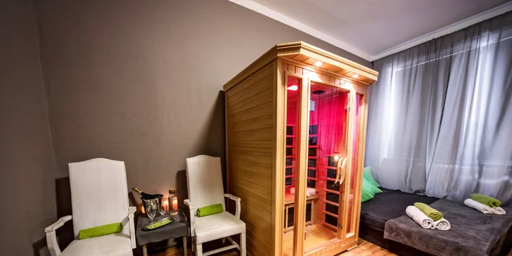 Podzimní wellness hýčkání: vířivka, sauna, masáž nohou či zad a zábal dle výběru