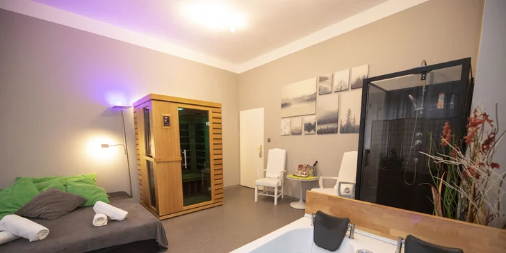 Privátní wellness pro dva: vířivka, infrasauna, kolagenárium, sekt i masáž