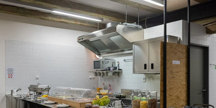 Designový hostel přímo u zámku Litomyšl: bohaté snídaně, možnost sauny i vstupu do chrámu
