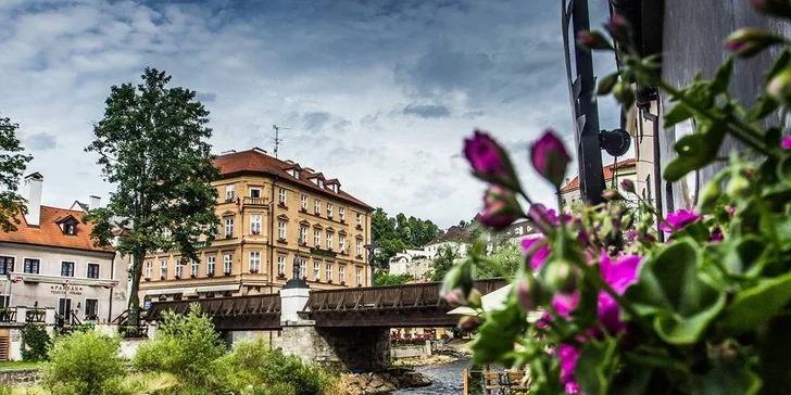 Romantický pobyt v centru Českého Krumlova: elegantní pokoje, snídaně i večeře a slevy
