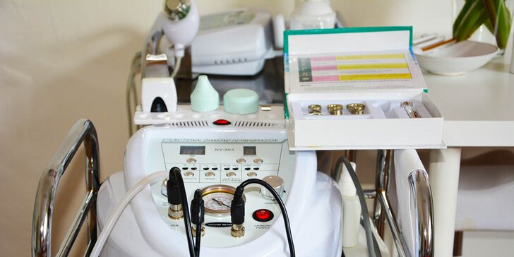 Hloubkové čištění pleti ultrazvukem včetně masáže či diamantové dermabraze