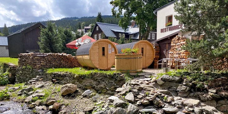 Dovolená v Peci pod Sněžkou: snídaně či polopenze i venkovní sauna