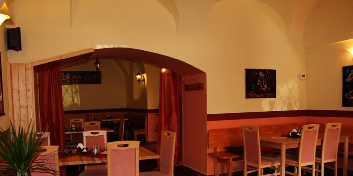 Malá Indie v srdci Pardubic: Předkrm a hlavní chody dle gusta pro 2 gurmety