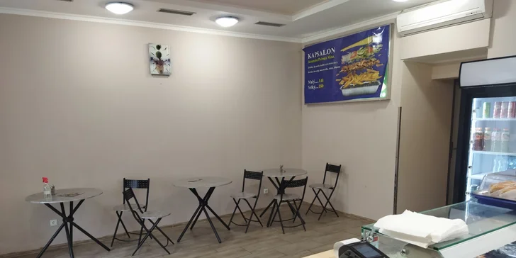 Pizza o průměru 32 cm podle výběru ze 43 druhů: rajčatový i smetanový základ, masové i vege druhy