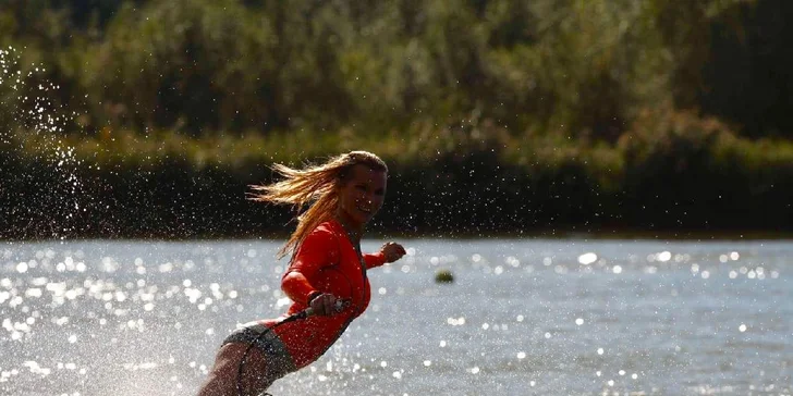 Rozjeďte to na motorovém surfu: 1 až 10 hodin jetsurfingu ve Valticích