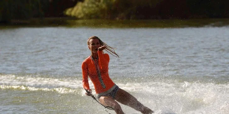 Rozjeďte to na motorovém surfu: 1 až 10 hodin jetsurfingu ve Valticích