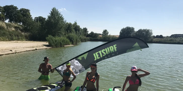 Rozjeďte to na motorovém surfu: 1 až 10 hodin jetsurfingu ve Valticích