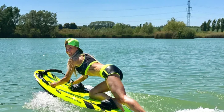 Rozjeďte to na motorovém surfu: 1 až 10 hodin jetsurfingu ve Valticích