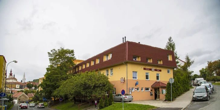 Odpočinek a výlety v královské Kadani: rodinný penzion s polopenzí i bowlingem