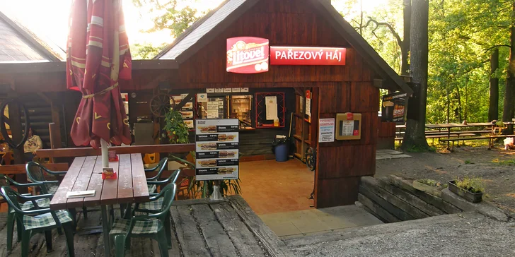 Burger podle výběru z 5 nových druhů, hranolky a salát Coleslaw pro 1 nebo 2 osoby