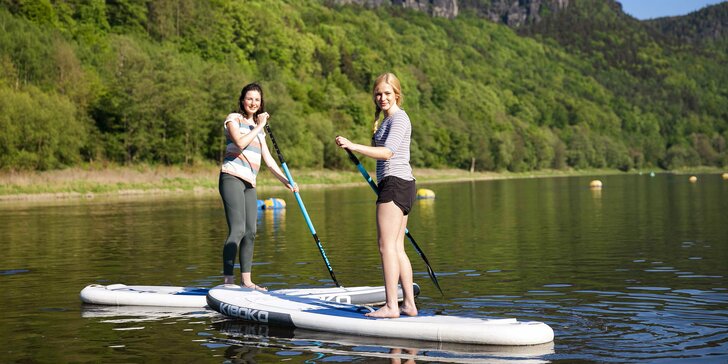 Výletujte aktivně: tandemové kolo, raft, kanoe, koloběžky, via ferrata i paddleboardy