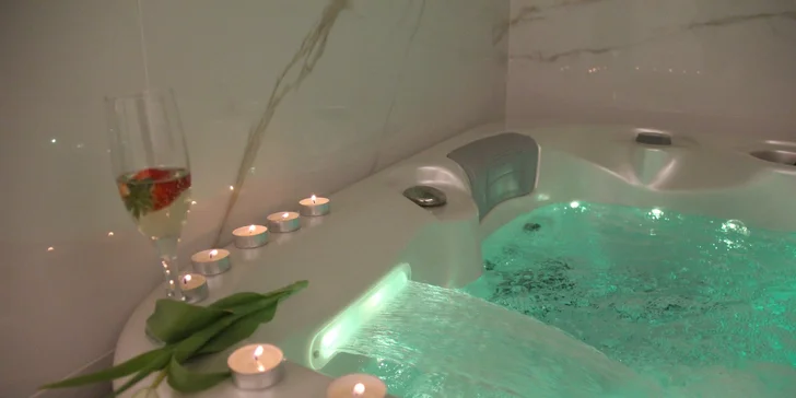 Privátní wellness v soukromí na hodinu i celou noc: finská sauna, vířivá vana i ochlazovací vědro
