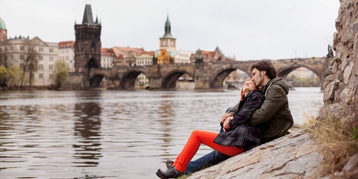 Romantická Praha se snídaní, sektem, s vířivkou i saunou na pokoji