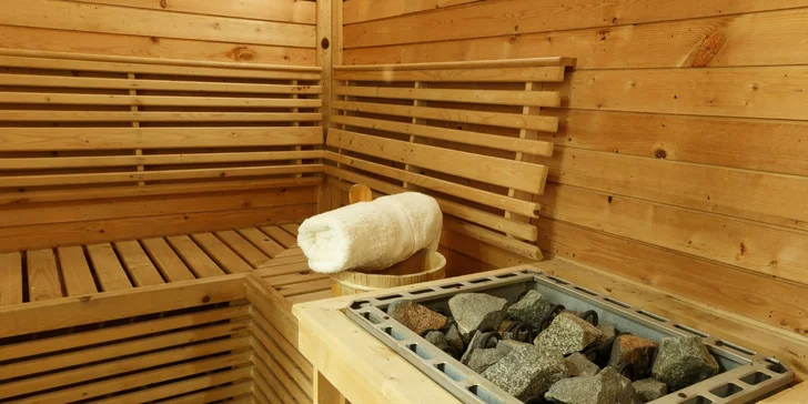 Romantický pobyt v Praze se snídaní, sektem a vířivkou i saunou na pokoji