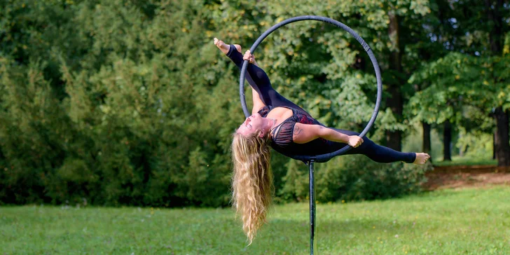 Jednorázový vstup i permanentky na taneční lekce: vzdušná akrobacie, pole dance a orientální tance