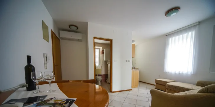 Dovolená na Istrii až pro 5 osob: pokoj či apartmán, bazén a 350 m na pláž